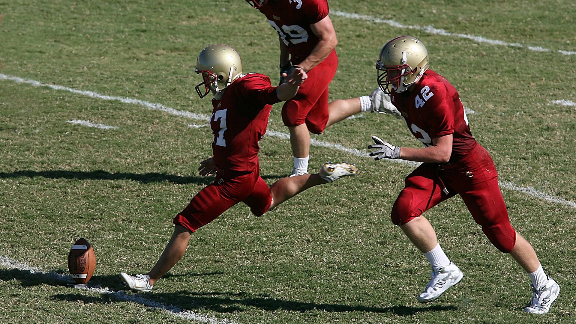 米兰网页版-德甲球队在高强度对抗中体能衰减与技术失误关系研究